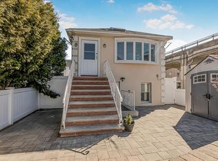 304 Beach 91st St, Far Rockaway, NY 11693