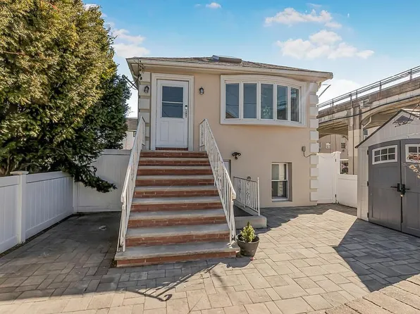 304 91st Bch, Far Rockaway, NY 11693