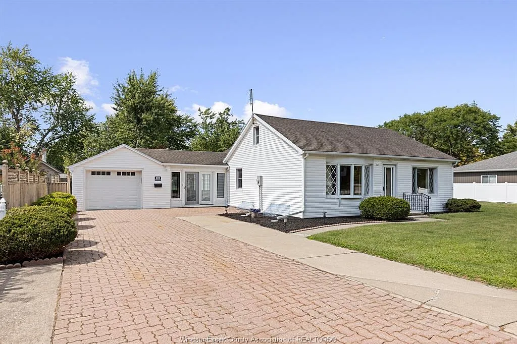 3 bed, $2,450 — Photo 2