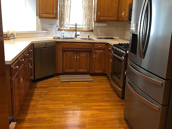 2nd image of 5513 W 153rd St