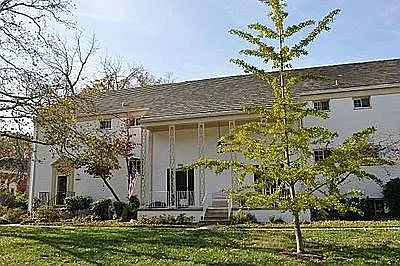 3348 Valley Dr