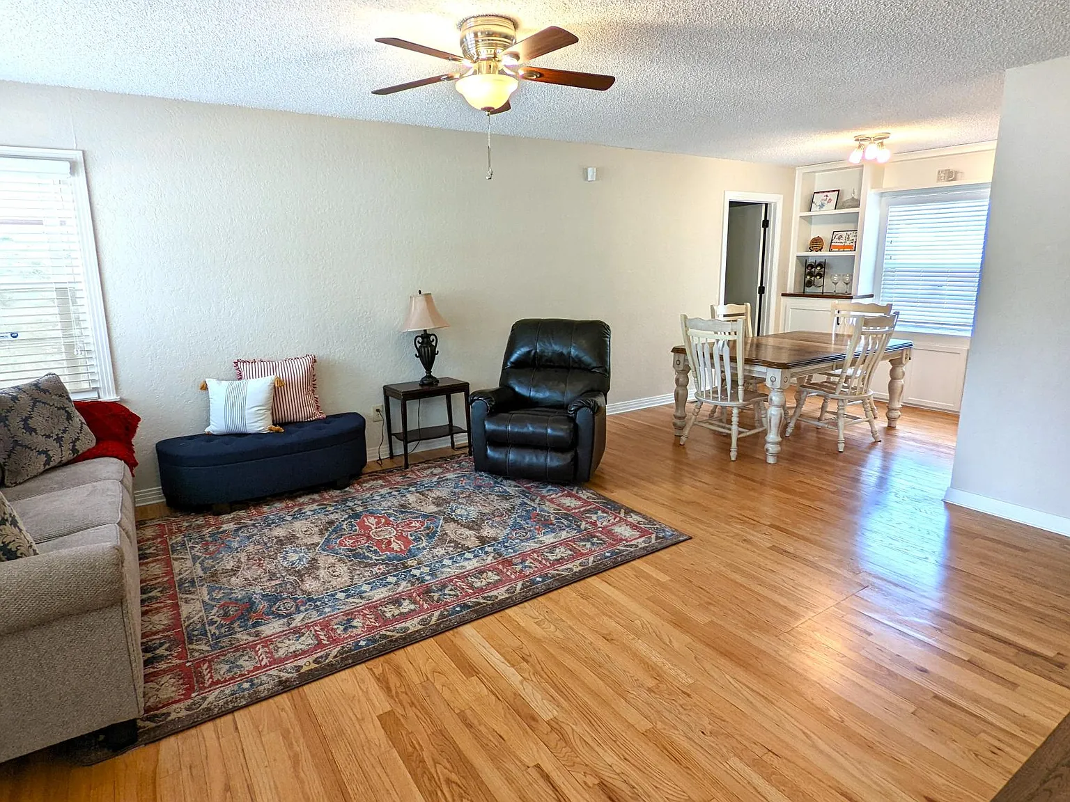 2 bed, 1117 sqft, $1,375 — Photo 4
