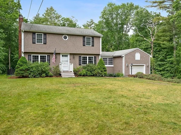 88 Fairwood Dr, Pembroke, MA 02359
