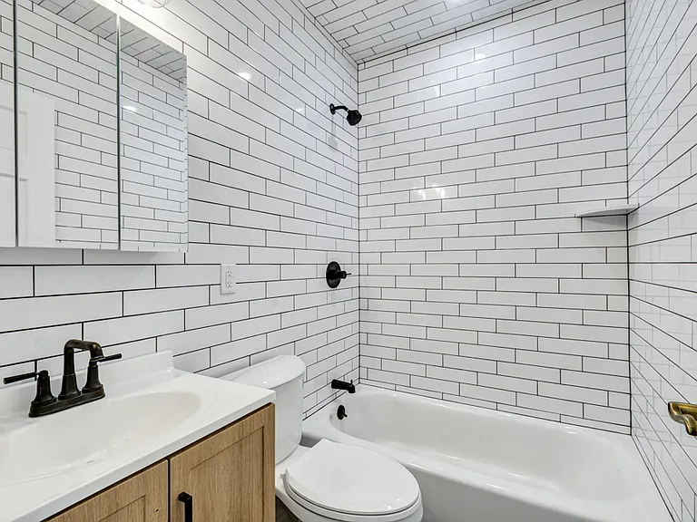 194 Sackett St #1 — Photo 3