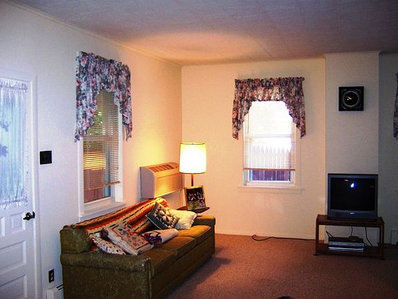4th image of 304 E James St