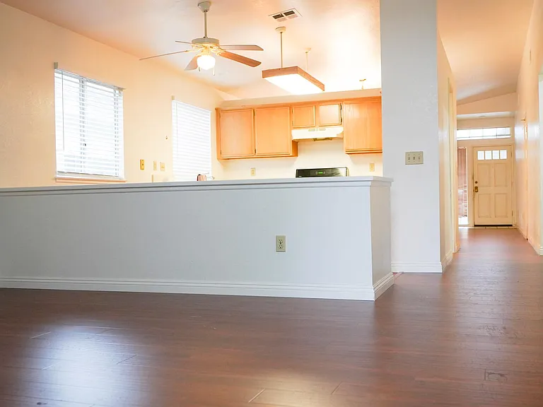 2336 Honeysuckle Way — Photo 4