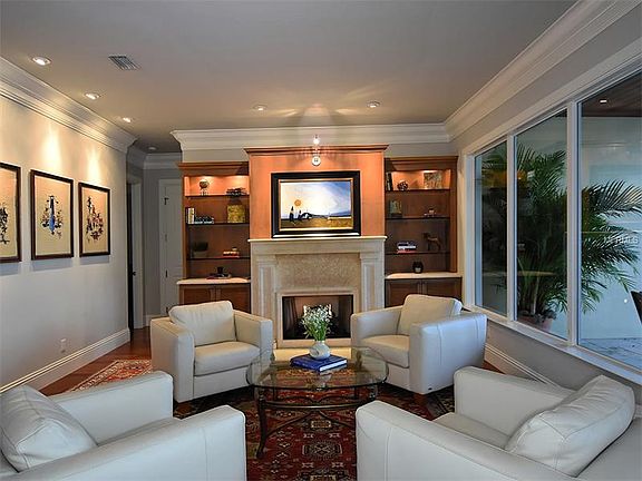4th image of 1475 Siesta Dr