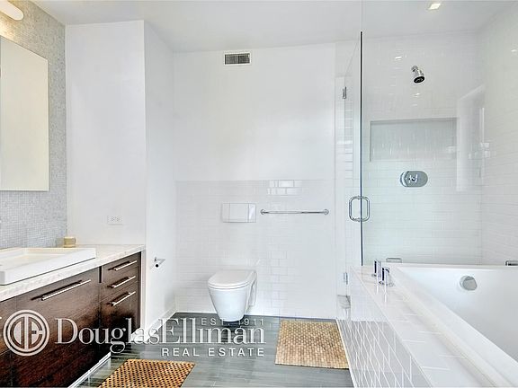 4th image of 7 Essex St Ph C