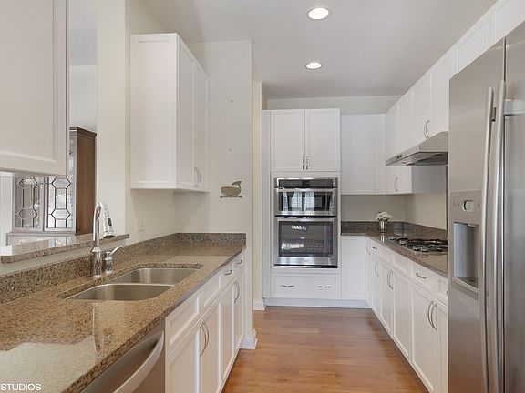 3rd image of 1800 Amberley Ct APT 402