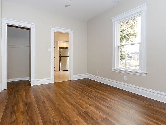 5th image of 216 Elgin Ave APT 2