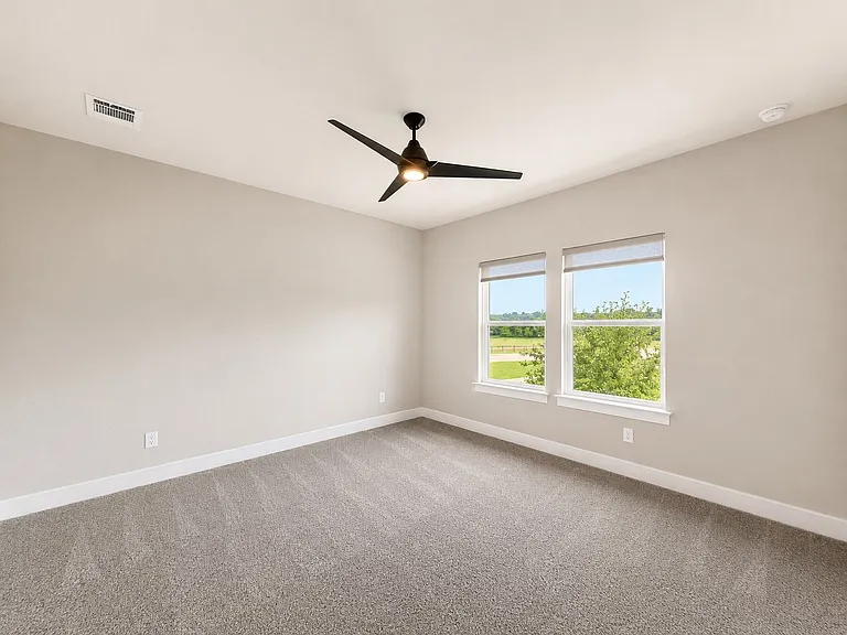 350 Pearland Dr — Photo 18