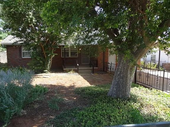 4th image of 111 Elaine Dr