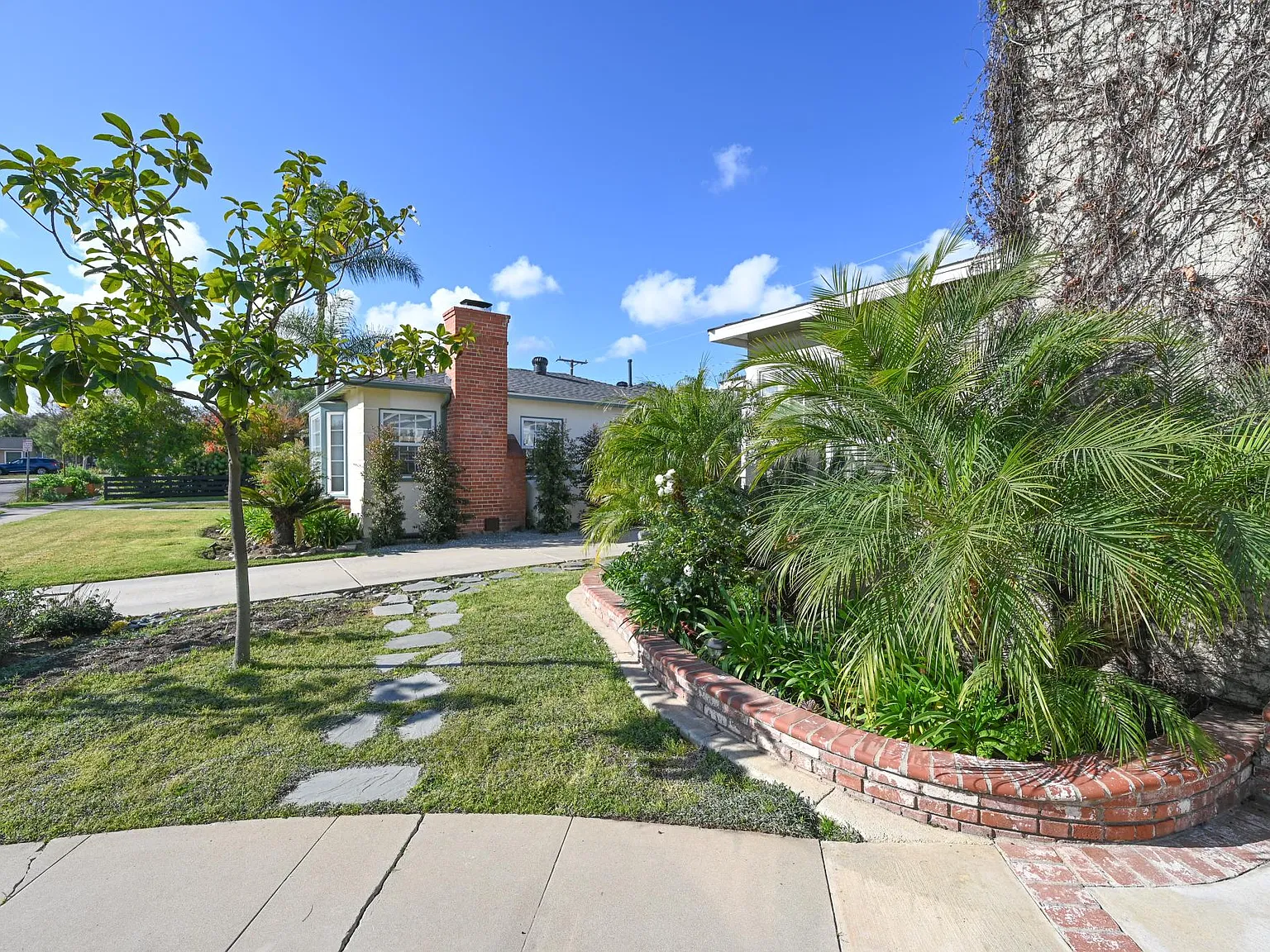 3 bed, 1686 sqft, $4,350 — Photo 4