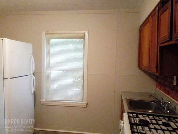3rd image of 6309 Peurifoy Ave