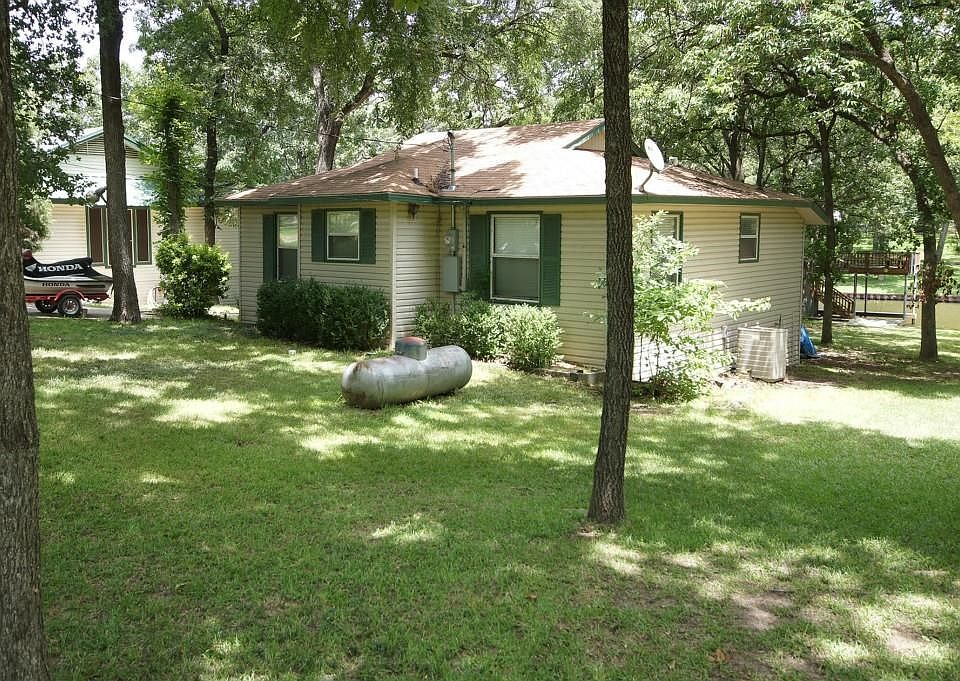 2nd image of 2121 Lakeview Dr