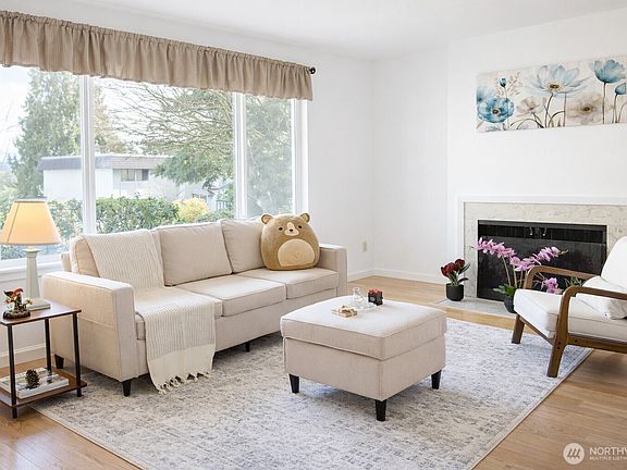 3rd image of 17050 Northup Way #5