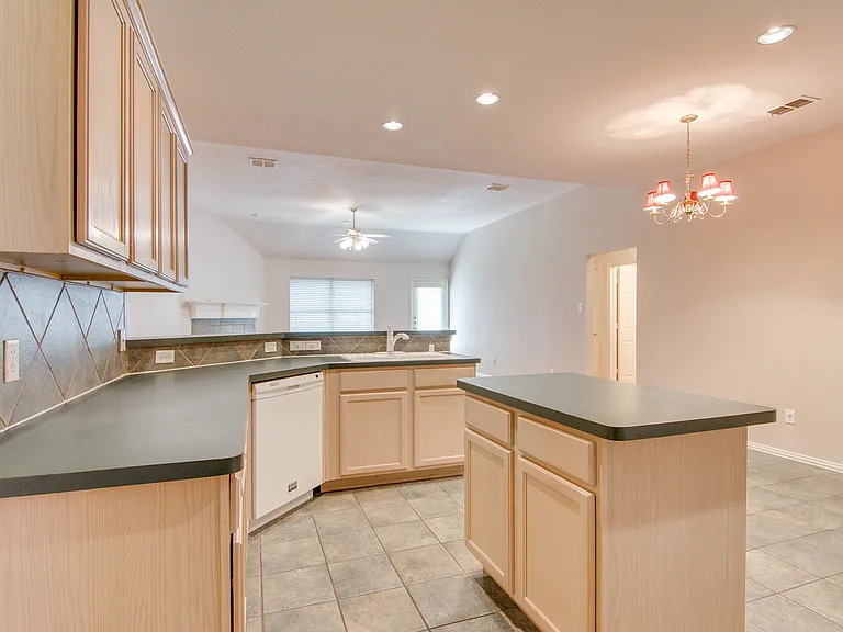 1133 Hillwood Dr — Photo 21