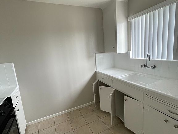 2nd image of 333 N 5th St APT 6