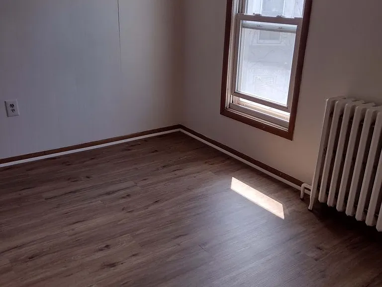 142 Oliver St — Photo 10