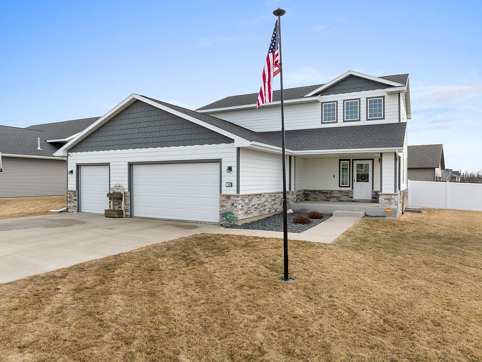 1st image of 38 Harmony Blvd