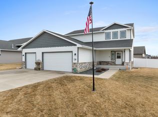 38 Harmony Blvd, Surrey, ND 58785
