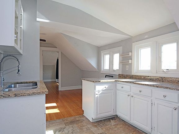 2nd image of 1920 1st Ave S APT 3