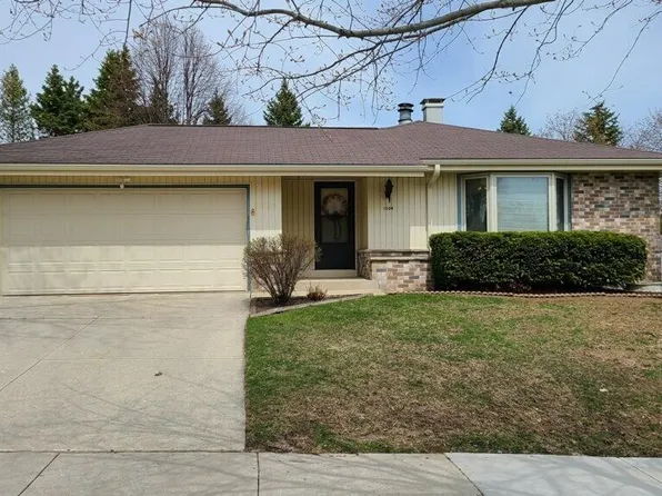 1504 Willow DRIVE, Port Washington, WI 53074