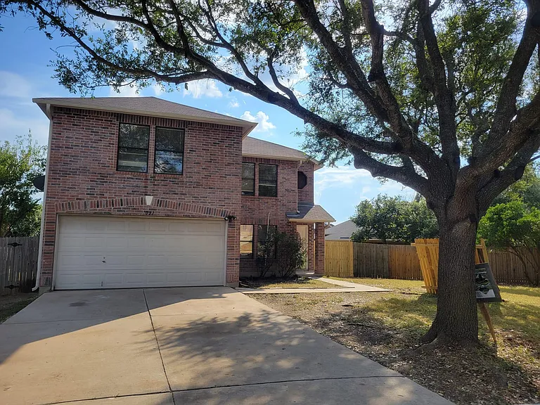 3037 Hill St — Photo 1