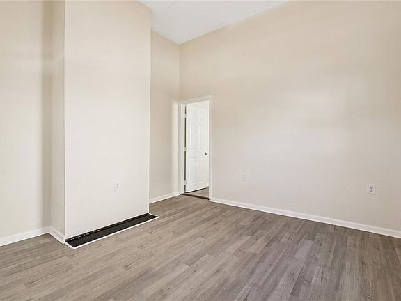 4th image of 1506-08 Spain St