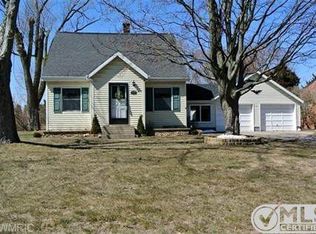 14687 Lakeshore Dr, Grand Haven, MI 49417