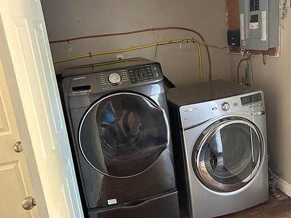 5th image of 6266 Thornberry Cres