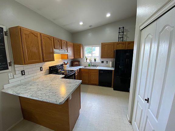 2nd image of 605 Quail Hollow Ct