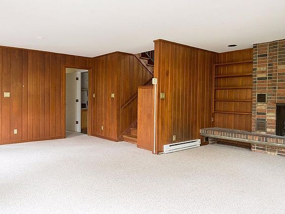 3rd image of 206 Beechpoint Dr