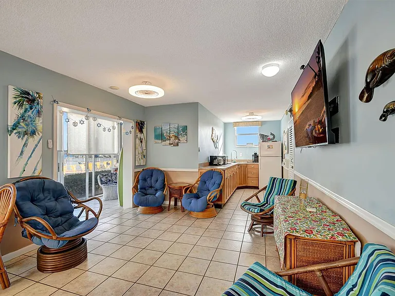 1810 New Palm Way #415 — Photo 39