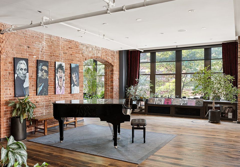 1st image of 345 W 13th St APT 2D