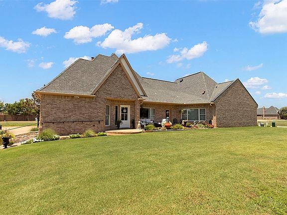 3rd image of 10825 Chardonnay Dr