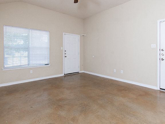 4th image of 4107 Cambridge Dr #B