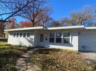 38 Marquette Dr, Florissant, MO 63031