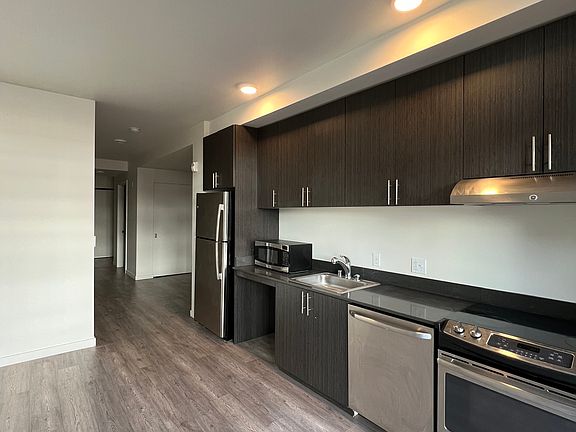 3rd image of 128 Harvard Ave E #506