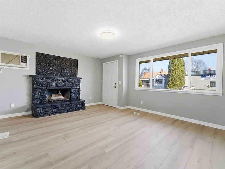 926 E Gordon Ave — Photo 4