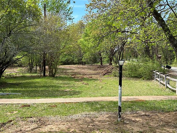3rd image of 2112 Peterson Rd