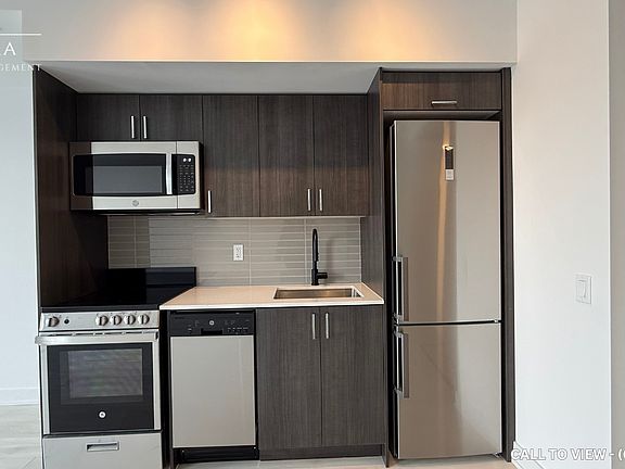 2nd image of 990 Bloor St W #412