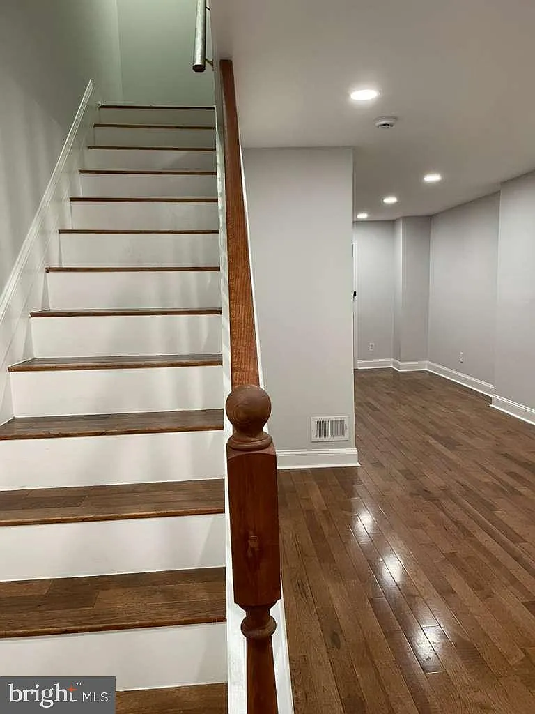 2 bed, 2.0 bath, 900 sqft, $1,500 — Photo 2