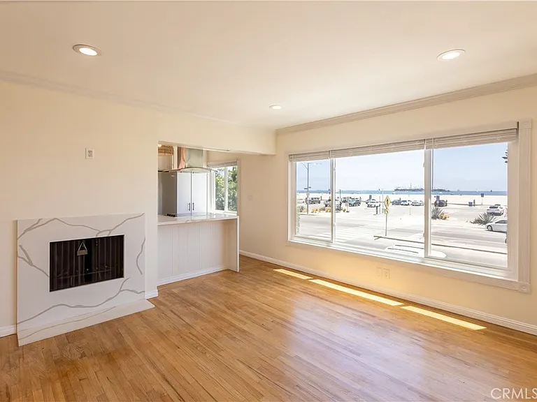 5267 E Ocean Blvd #3 — Photo 1