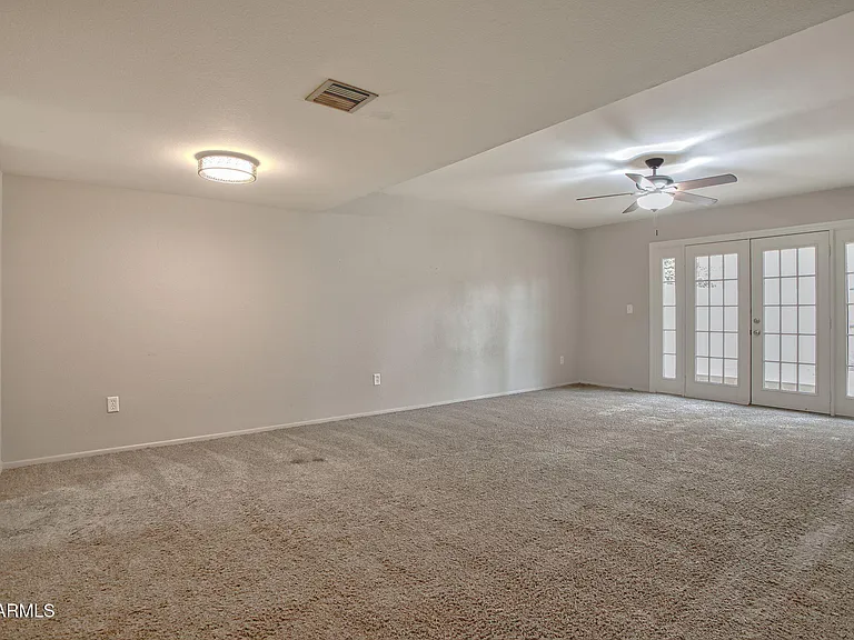 1907 W Belmont Ave — Photo 5