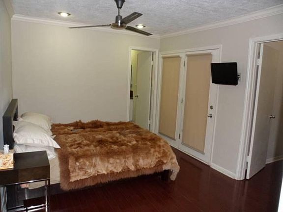 Guest bedroom
