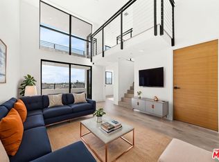 11013 Hartsook St #504, North Hollywood, CA 91601