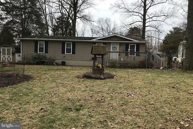 2nd image of 4 Hickory Dr