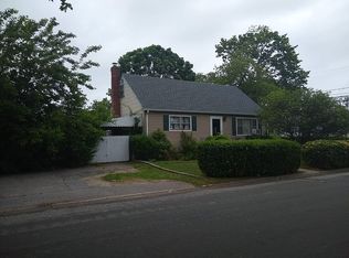 895 Campagnoli Ave, Copiague, NY 11726