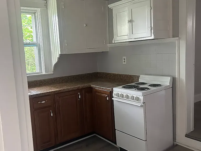 115 Sycamore St #C — Photo 10